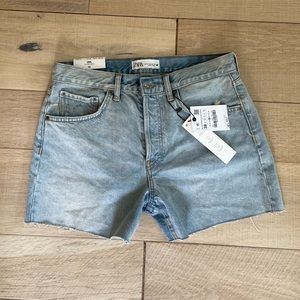 Zara “The relaxed fit” short